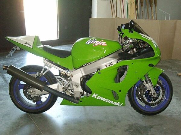 Kawasaki ZX-7R 1996/2003 Carena Stradale - immagine 3