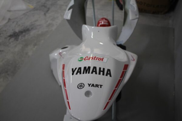 Yamaha R1 09/14 verniciata bianco e rosso - immagine 3