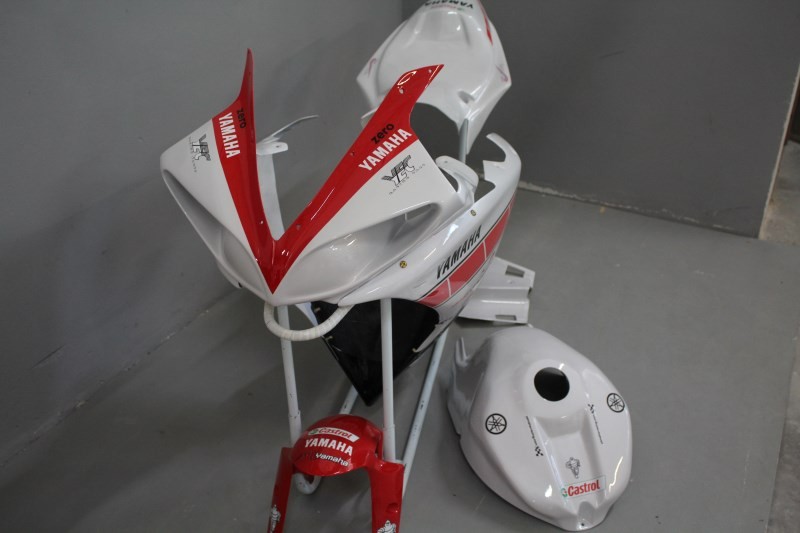 Yamaha R1 09/14 verniciata bianco e rosso