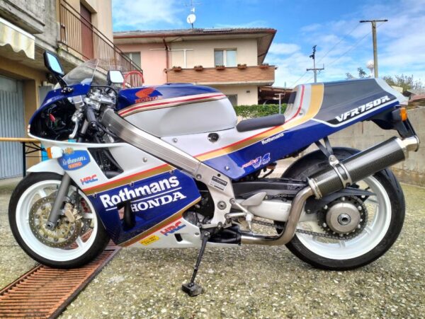 Honda-rc30-modifica-rc36 - immagine 4